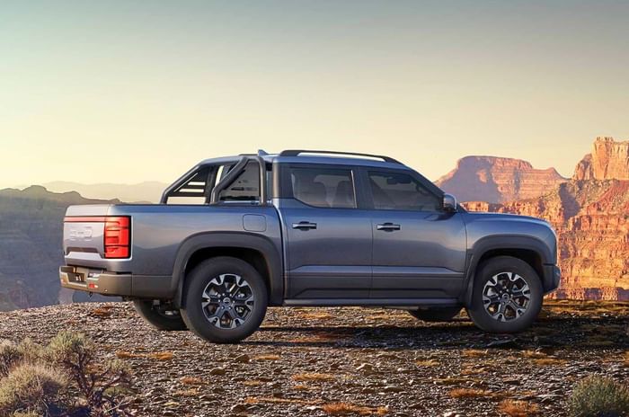 BYD Shark pickup truck unveiled with 435hp PHEV powertrain